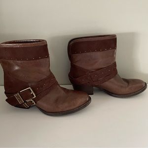 The Sak brown leather fold-over ankle boots size 7